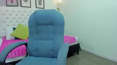 Snapshot of jenny_stark chatting on September 26, 7:33 pm jenny_stark online show from September 26, 7:33 pm