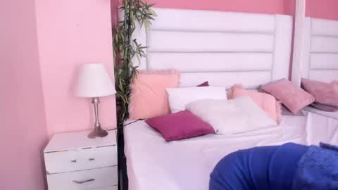 Snapshot of jenny_stark chatting on January 19, 7:04 pm jenny_stark online show from January 19, 7:04 pm