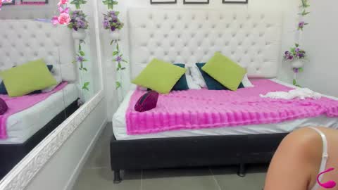 Snapshot of jenny_stark chatting on October 13, 7:05 pm jenny_stark online show from October 13, 7:05 pm