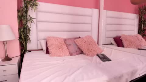 Snapshot of jenny_stark chatting on January 18, 7:37 pm jenny_stark online show from January 18, 7:37 pm