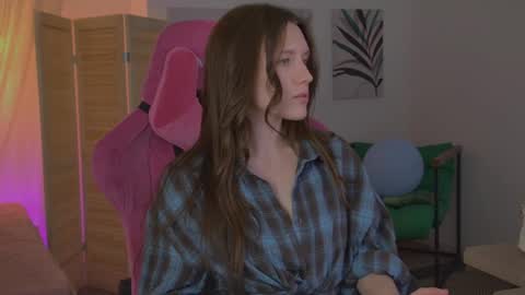 Jenny NO Nude online show from April 18, 5:15 pm