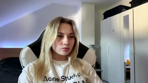 Sonya online show from July 28, 3:21 pm