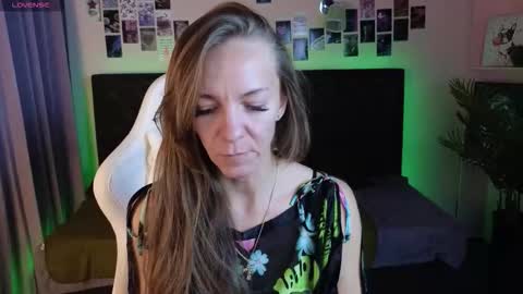 Snapshot of jesica_moon_peachy chatting on October 11, 1:43 am jesica_moon_peachy online show from October 11, 1:43 am