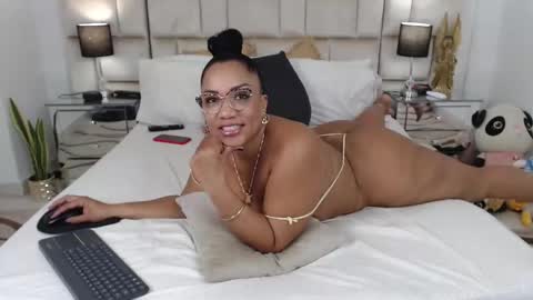 Snapshot of jesicataylorx chatting on February 13, 10:22 pm JESICA online show from February 13, 10:22 pm