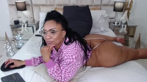 Snapshot of jesicataylorx chatting on January 5, 3:02 pm JESICA online show from January 5, 3:02 pm
