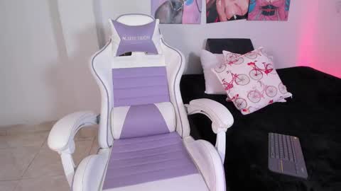 jessica herreraToday I will be your devil and you my victim online show from October 29, 10:45 pm