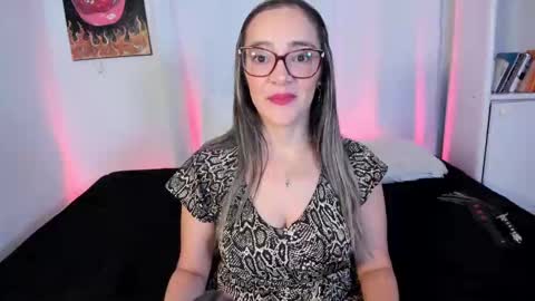 Snapshot of jess1ca_herrera chatting on January 2, 8:46 pm jessica herreraToday I will be your devil and you my victim online show from January 2, 8:46 pm