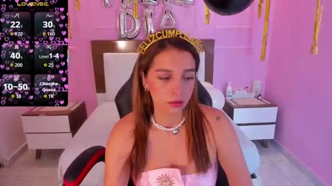 Snapshot of jessi_jones1 chatting on October 6, 3:12 am J E S S I online show from October 6, 3:12 am