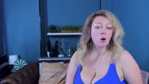 Snapshot of jessica_foxie chatting on October 9, 3:27 pm Jessica online show from October 9, 3:27 pm