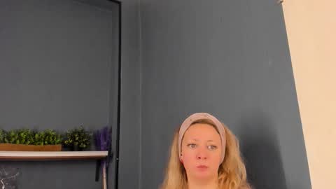 Jessica online show from October 26, 4:02 pm