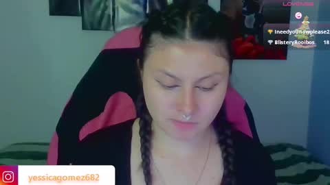 Snapshot of jessica_gomezz chatting on October 16, 11:29 pm Jessica gomez online show from October 16, 11:29 pm