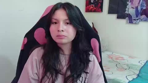 Snapshot of jessica_gomezz chatting on February 15, 8:23 pm Jessica gomez online show from February 15, 8:23 pm