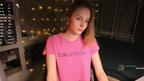 Snapshot of jessica_jane_ chatting on January 19, 4:01 am Mila online show from January 19, 4:01 am