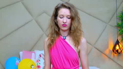 Jessica online show from April 5, 8:30 pm