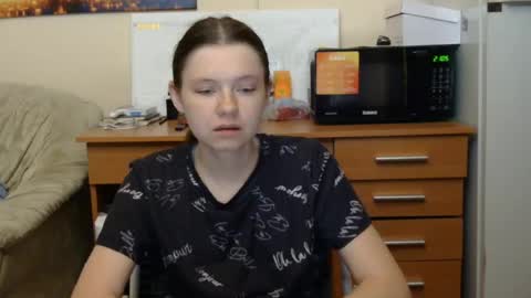 jessicaholland1 online show from July 26, 8:16 pm