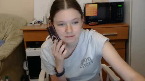 jessicaholland1 online show from July 14, 5:50 pm