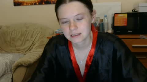 jessicaholland1 online show from July 1, 7:24 pm