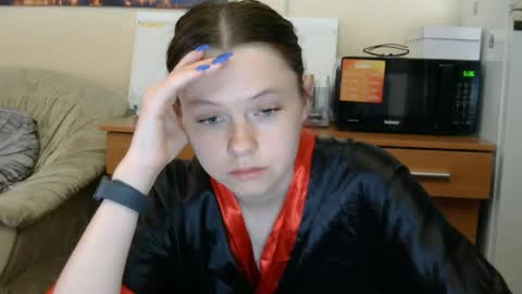 jessicaholland1 online show from June 28, 5:19 pm