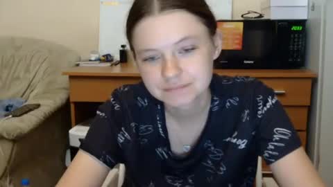 jessicaholland1 online show from July 24, 7:44 pm