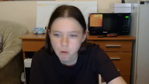 jessicaholland1 online show from July 7, 6:32 pm