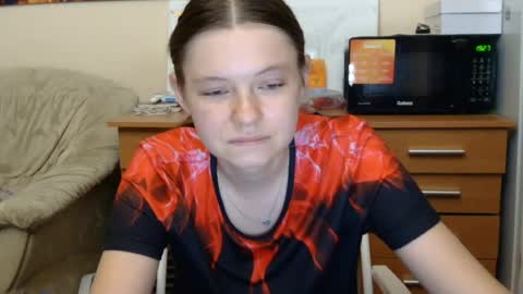 jessicaholland1 online show from July 28, 6:31 pm