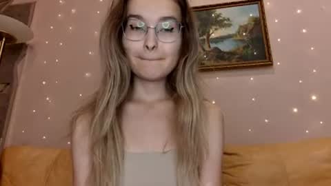 jessieebeckett online show from July 14, 5:23 am