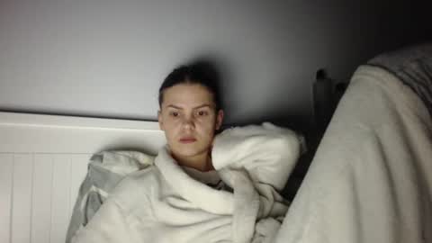 jessieryan online show from November 18, 4:57 am