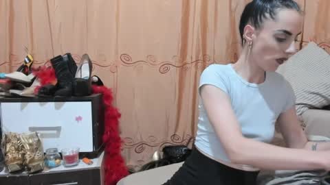 Jessylonghair online show from June 18, 11:20 pm