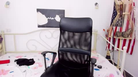 Snapshot of jessystarrr chatting on February 14, 7:02 pm Jessy online show from February 14, 7:02 pm