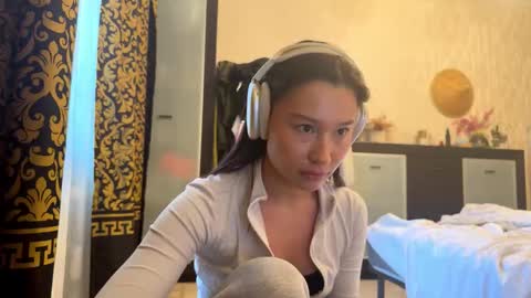 Lynn online show from November 12, 7:39 am