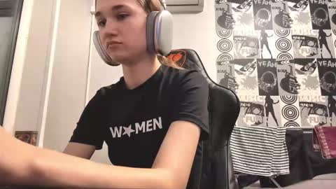 Helgi online show from November 27, 3:26 pm