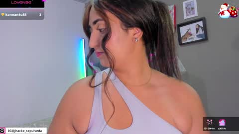 Snapshot of jhacky_sweet chatting on December 13, 2:21 am jhackelin My independent account online show from December 13, 2:21 am