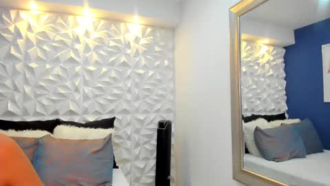 Jhoana  online show from September 15, 5:20 pm