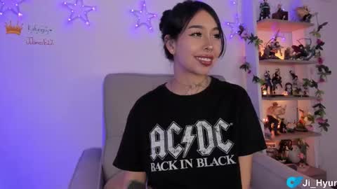 Ji  online show from November 27, 10:34 pm