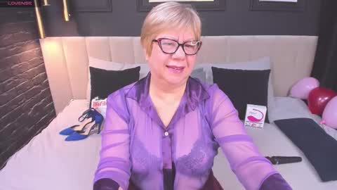 Jill  online show from February 17, 9:03 pm