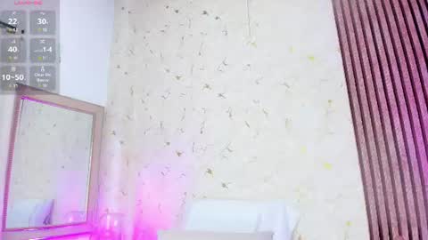 jimenawhite1 online show from July 8, 7:32 am