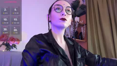 Jinhee Noir online show from December 2, 12:07 pm