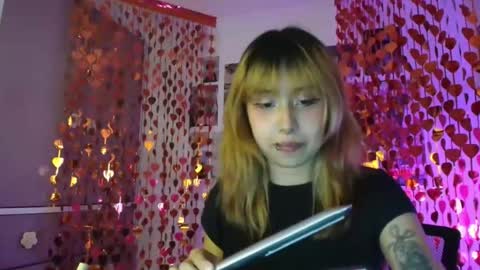 Minaa  online show from February 11, 2:47 am