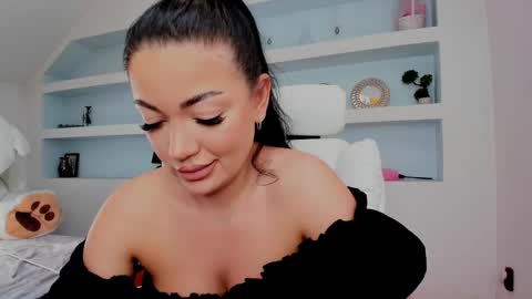 Juliee online show from March 13, 1:34 pm