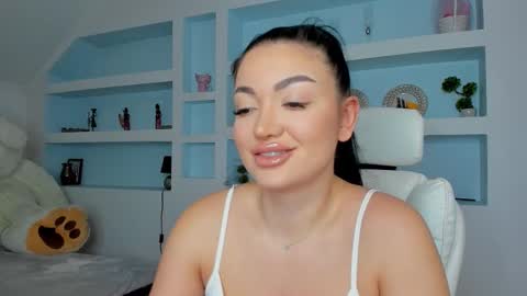 Juliee online show from January 17, 6:48 pm