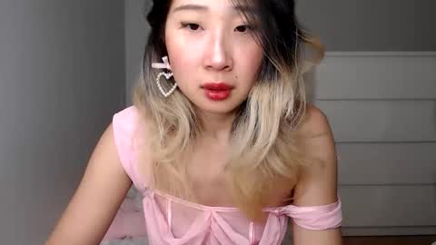 Jiwoo online show from November 29, 1:31 am