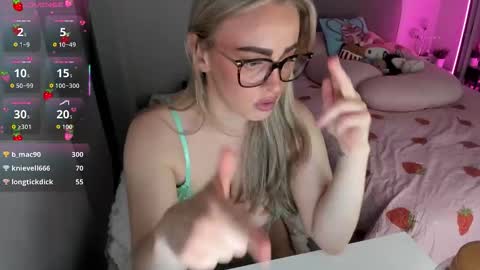 Snapshot of jjulietterose chatting on October 4, 8:46 pm Juliette Rose online show from October 4, 8:46 pm