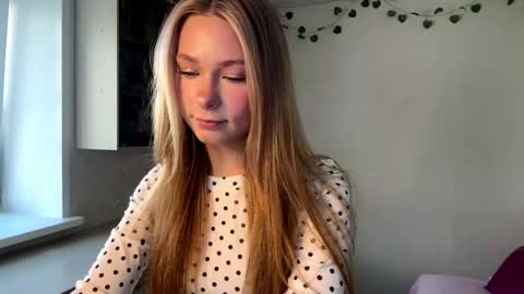 Emma online show from May 31, 10:10 am
