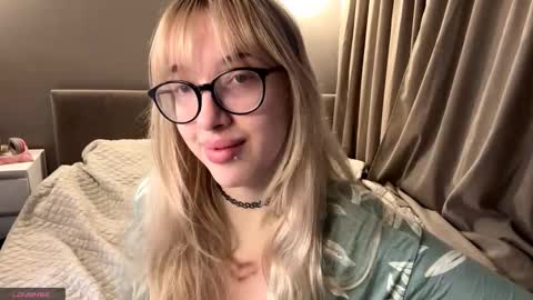 Amaya online show from November 5, 3:50 pm