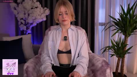 Snapshot of joice_queen chatting on October 6, 3:23 am Paula online show from October 6, 3:23 am