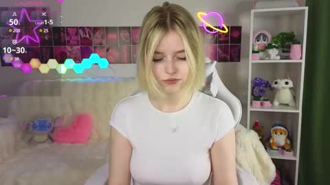 Snapshot of joice_queen chatting on February 17, 9:32 pm Paula online show from February 17, 9:32 pm