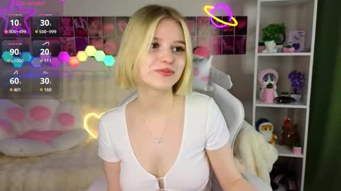 Snapshot of joice_queen chatting on February 26, 10:11 pm Paula online show from February 26, 10:11 pm