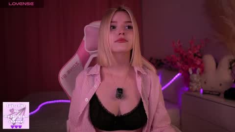 Paula online show from May 1, 1:42 am