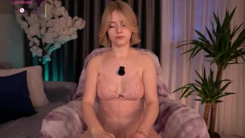 Snapshot of joice_queen chatting on September 21, 3:05 am Paula online show from September 21, 3:05 am