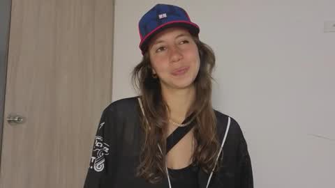 Snapshot of jolie_lov chatting on October 16, 1:58 pm jolie_lov online show from October 16, 1:58 pm